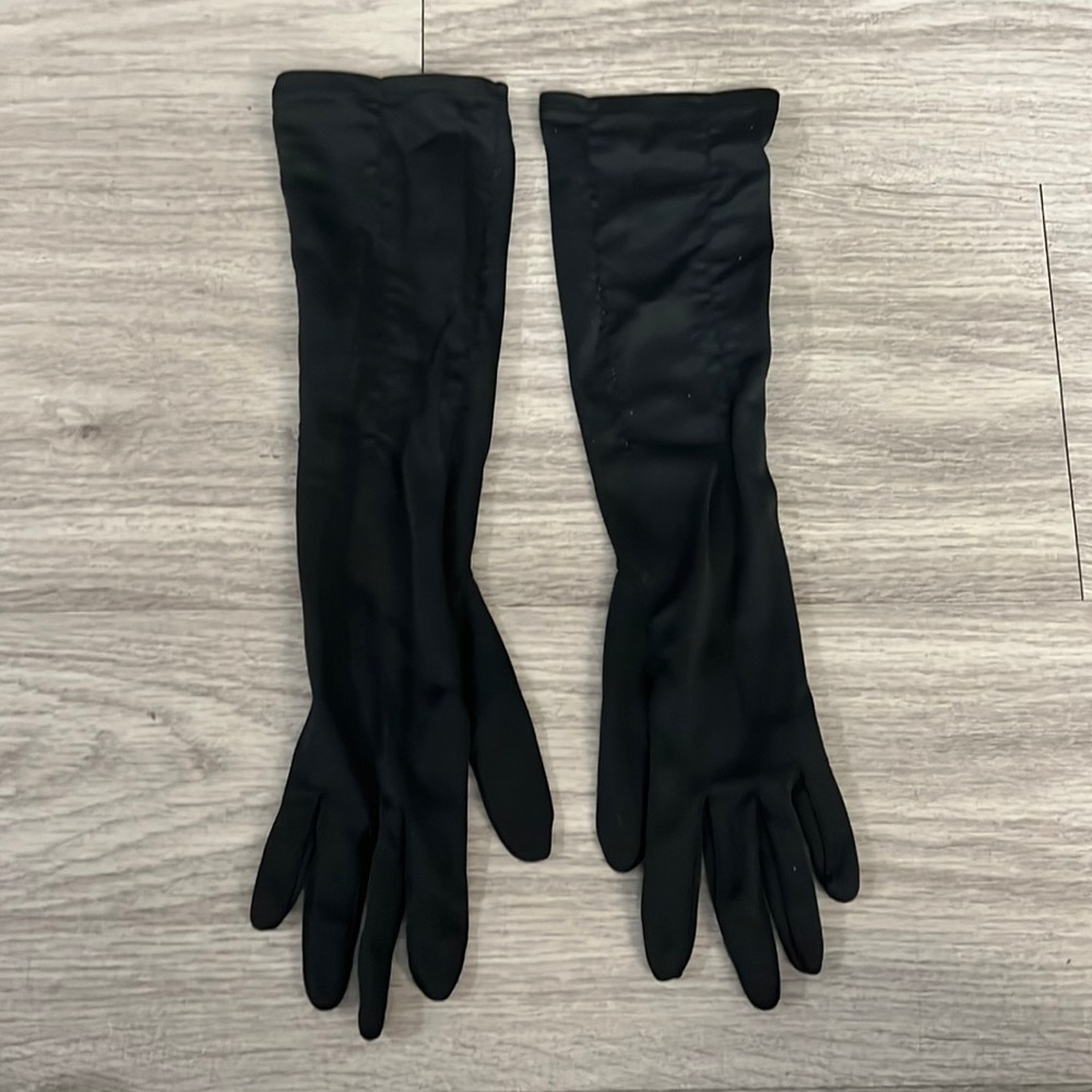 Vintage Medium Length Black WOMENS Gloves Sz small Elegant Formal Wear Costume